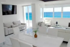 Luxury ocean front apartment, 2 br, beach, gym, spa - Клуб-Медитерранео