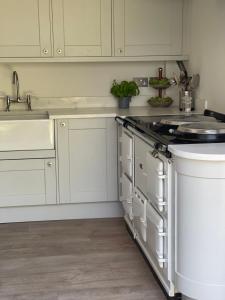 Seaside Spacious Cosy Cottage On The Edge Of The New Forest