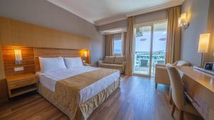 Family Room (3 Adults) room in Grand Cettia Hotel