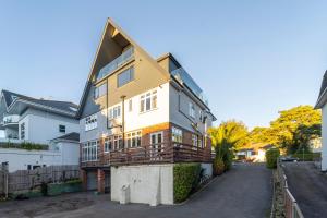 A Piece of Seaside Serenity on the Sandbanks Peninsula