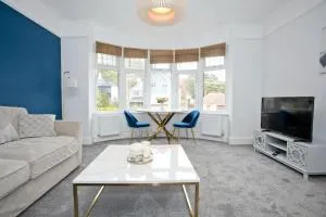 A Piece of Seaside Serenity on the Sandbanks Peninsula - Sandbanks