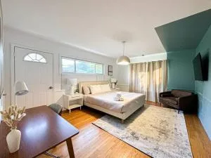 Relaxing 6 BR Oasis with Pool - Lou1 - Shadow Hills