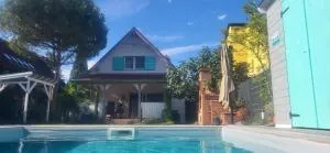 Zamardi private villa with own pool and huge garden, 150m to longest free beach at Balaton - Сантод