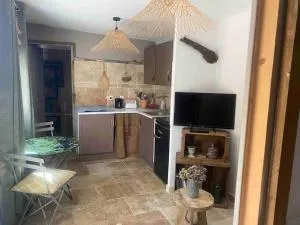 Petite maison en campagne - Mollégès