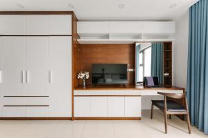 Hanoi Westlake Homestay in DLe Roi Soleil Building