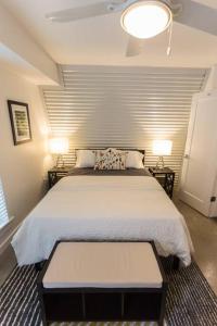 Moon 101 - Full Moon Suite - 2BR 2 5 Bath + Living