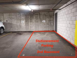 Penthouse With FREE indoor Parking Downtown