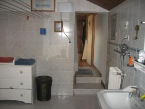 B&B / Chambres d'hotes Grande chambre calme avec vue, wifi et parking - Le Pechereau - FR-1-591-559 : photos des chambres