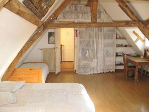 B&B / Chambres d'hotes Grande chambre calme avec vue, wifi et parking - Le Pechereau - FR-1-591-559 : photos des chambres