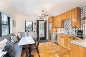 River Retreat! Mtn View Balcony, Pool, Hot Tub Viking Lodge 210 condo