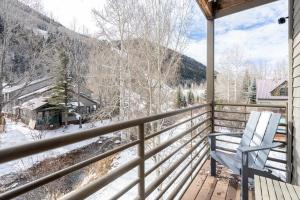 River Retreat! Mtn View Balcony, Pool, Hot Tub Viking Lodge 210 condo