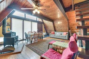 Walk to Ski Lift! Charming Hunter A-Frame
