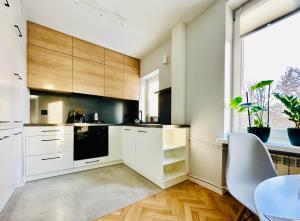 Eastside Warsaw Apartment