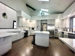 Oceana Vista Escape - Beachside Haven