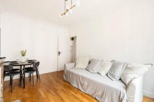 The Square, Paris-Asnières, Private Apartment with Bedroom and Living Room