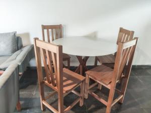 Duplex no Condomínio Marinas Inn - Praia do Lázaro