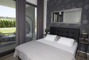 Holiday Home EB with Heated Pool