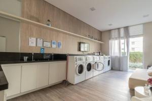 Flat surpreendente 4 pessoas em condomínio moderno 02 suites climatizados