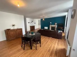 Appartement en cœur de ville - Charritte-de-Bas