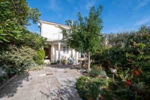 Apartments by the sea Sukosan, Zadar - 5863