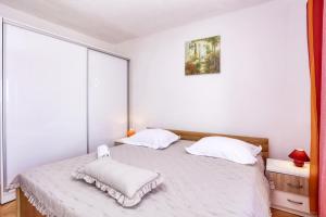 Apartments by the sea Brodarica, Sibenik - 466