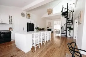 Lexton House - Luxurious Cottage - Peak Hill