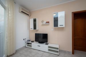 Apartments by the sea Zubovici, Pag - 4141