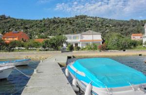 Apartments by the sea Barbat, Rab - 22053 