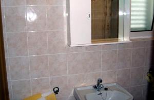 Apartments by the sea Barbat, Rab - 22053