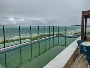 Excelente apartamento 02 quartos frente ao mar