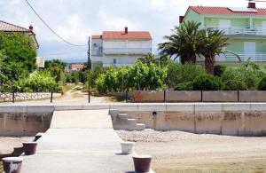 Apartments by the sea Barbat, Rab - 22054