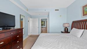 Laketown Wharf #1025