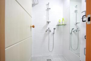 Phòng Đơn Với Phòng Tắm Chung (Single Room with Shared Bathroom)