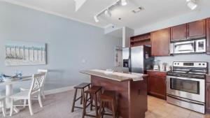 Laketown Wharf #2025