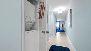 Laketown Wharf #1537