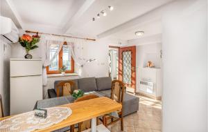 Beautiful Home In Grmani, Smrika 