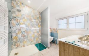 Maisons de vacances 2 Bedroom Gorgeous Home In Verruyes : photos des chambres