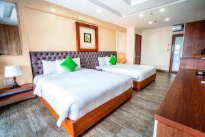 Suite Gia Đình Có Ban Công (Family Suite with Balcony)