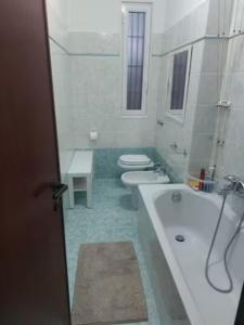 Camera singola nel verde vicino alla metro