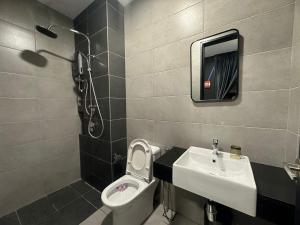 3 Room3 Queen Bed, Urban Suite Arcade Room #2carpark