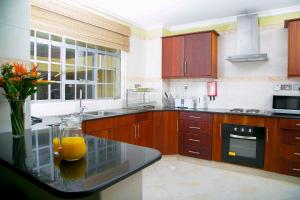 Batians Apartment Hotel