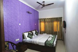 Hotel Holiday Comfort - 800 mts from Jallianwala Bagh