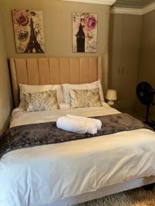 17 Byvanger Luxury Home Deluxe Queen Suite Room 1