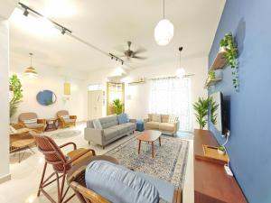 Ocean 27 Batu Ferringhi Shamrock Beach 6 Bedroom 22pax with Pool