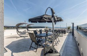Stunning Apartment In Kastel Luksic