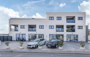 Stunning Apartment In Kastel Luksic