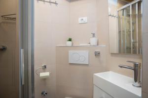 Old Center Cozy Room