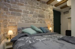 Old Center Cozy Room