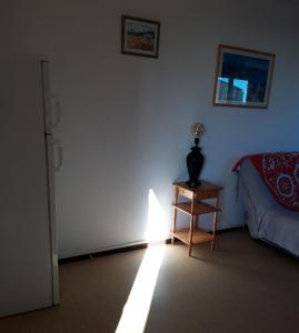 appt 2 ou 4 personnes avec piscine, tennis et parking privé