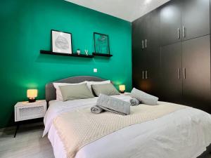 Green House near Athens Center